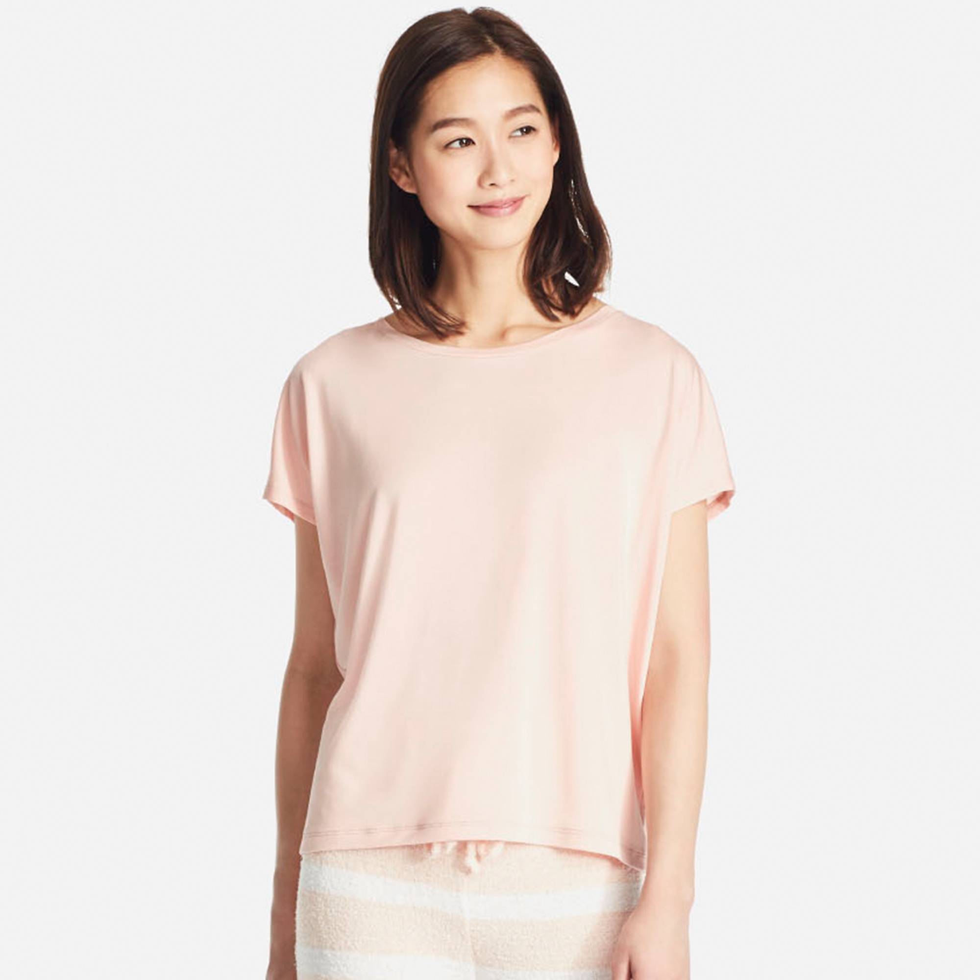 uniqlo drape neck tee in pink as worn by a model of east asian heritage